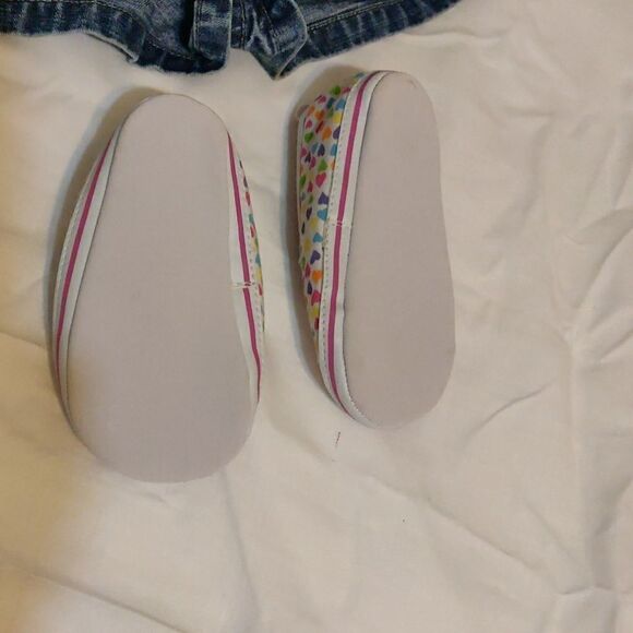 Kidgets Top with Old‎ Navy Skort & Carter's Shoes - Picture 3 of 8